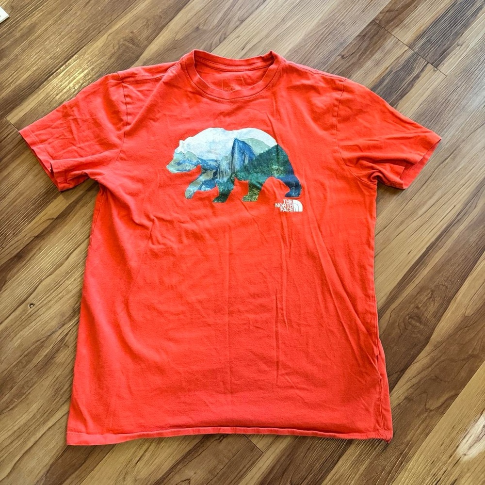 THE NORTH FACE |  Men's Red Graphic T-Shirt | Yosemite NP | El Capitan | M